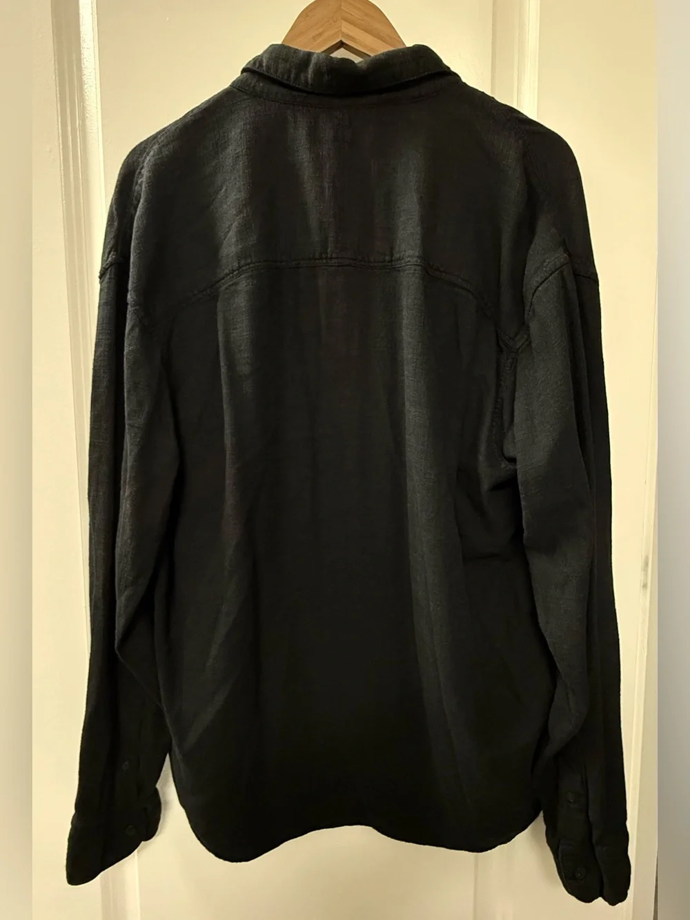 Zara Men's Black Button-Up Shirt